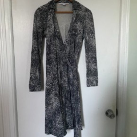Diane Von Furstenberg Collared Wrap Dress - Picture 2 of 2